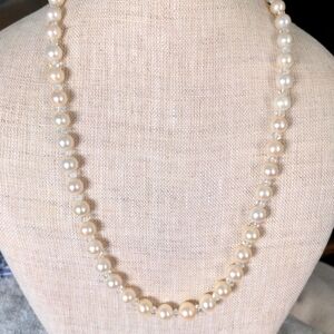 Genuine pearl & topaz necklace.  24"   9-10 mm pearls, faceted blue gems,  Nt